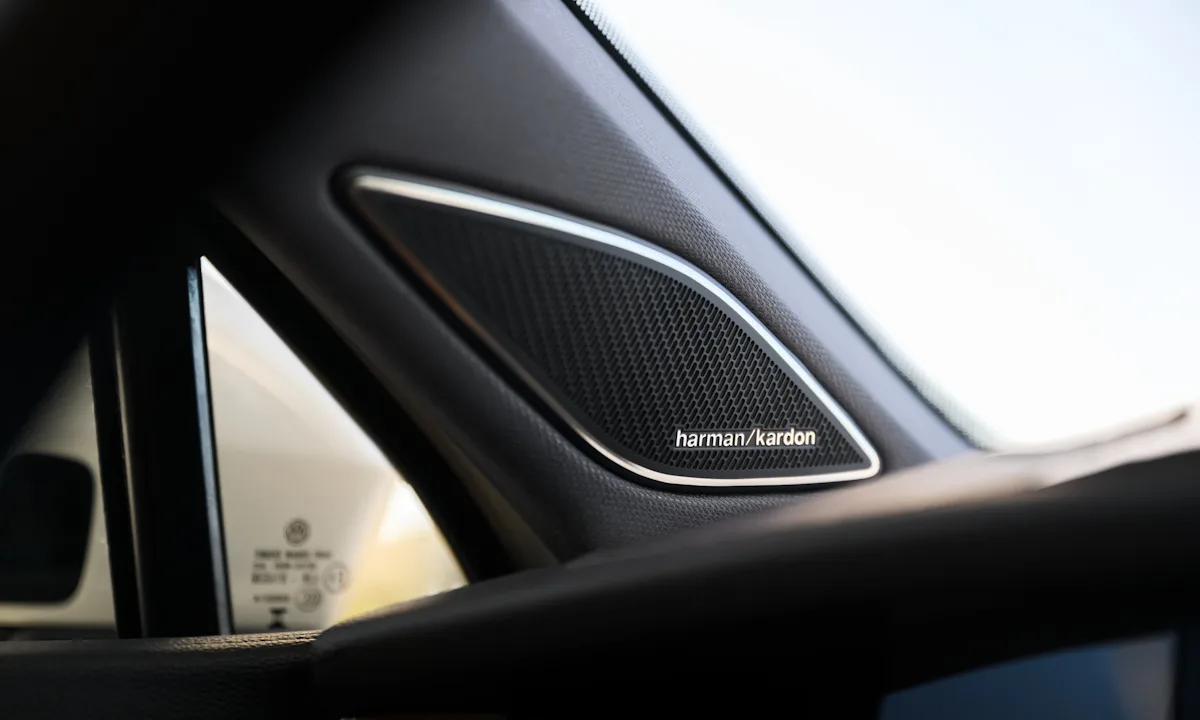 Som de qualidade é das frescuras que amamos ter nos nossos carros