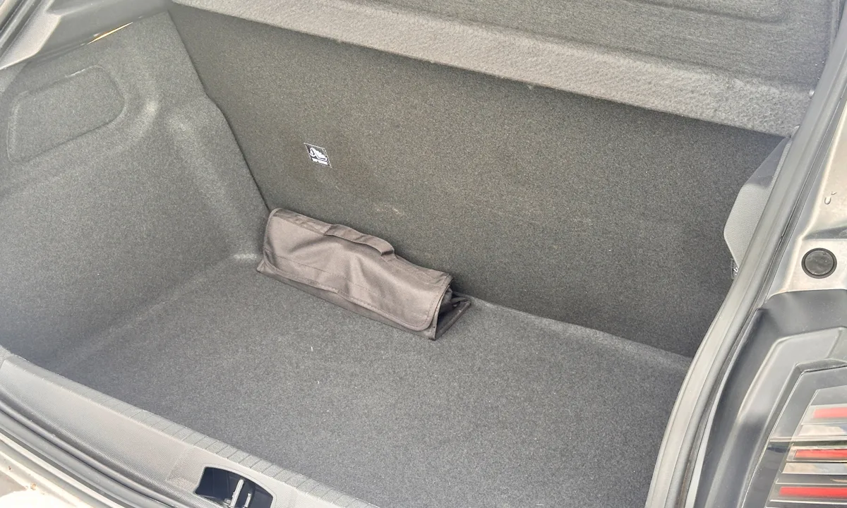 porta-malas do Peugeot 208 Style