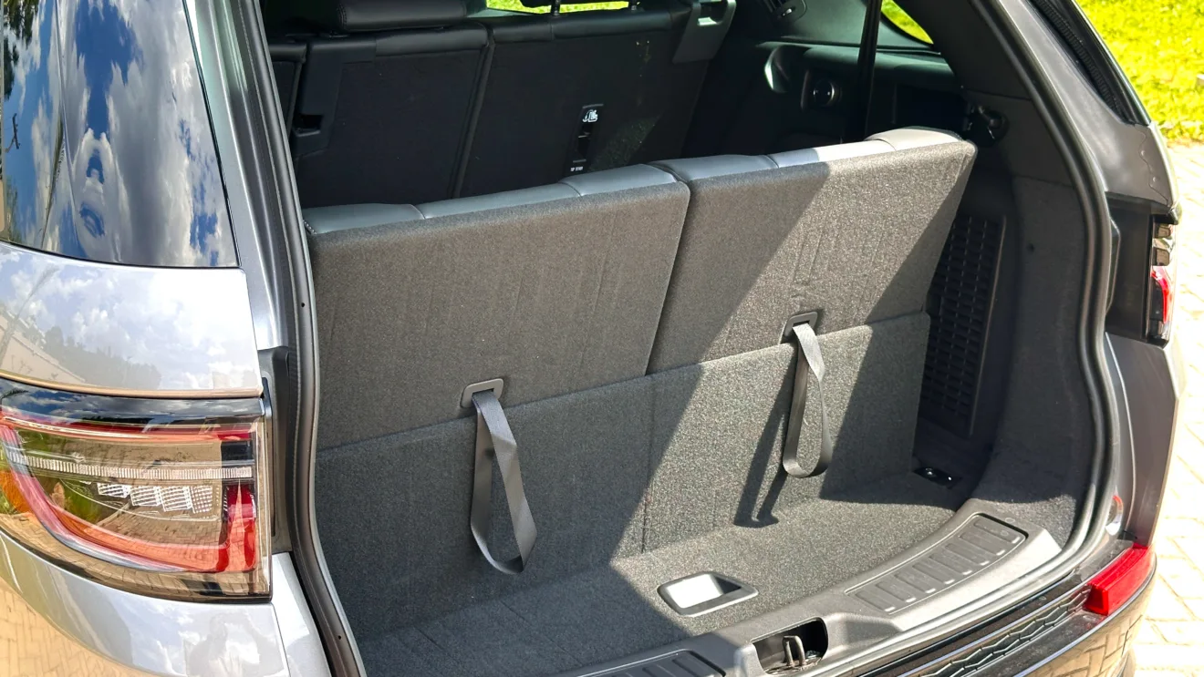 Porta-malas do Land Rover Discovery Sport com sete assentos