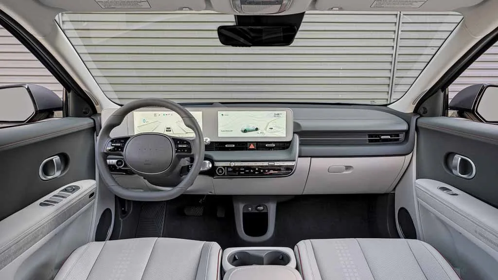 Novos modelos da Hyundai terão Google Maps. Imagem mostra interior do Ioniq 5