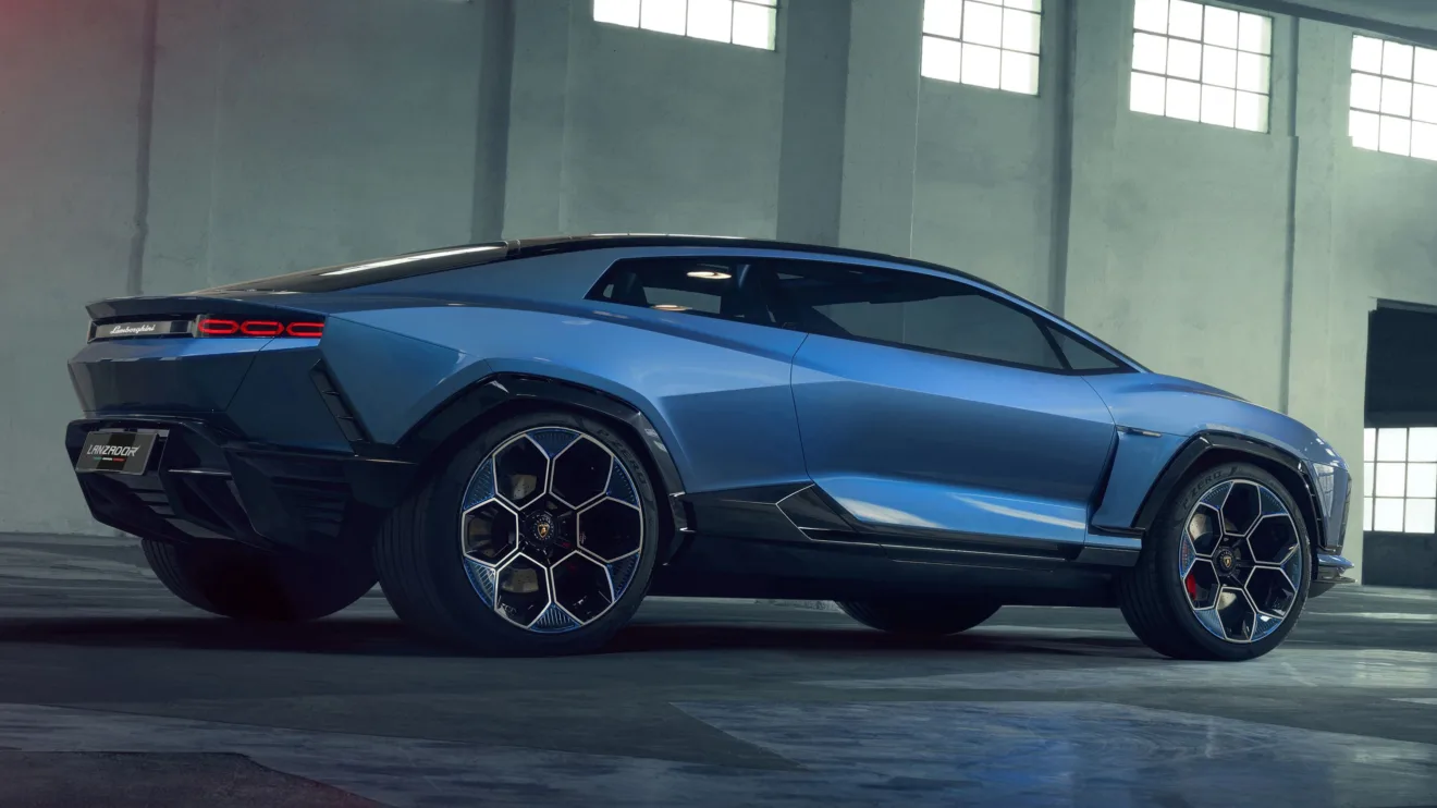 Lamborghini Lanzador EV azul parado de lateral