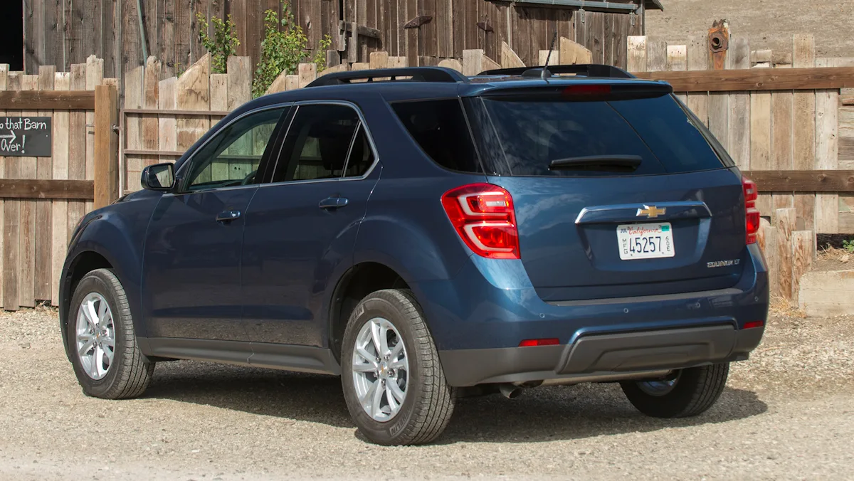 Chevrolet Equinox 2ª geração reestilizado azul de frente