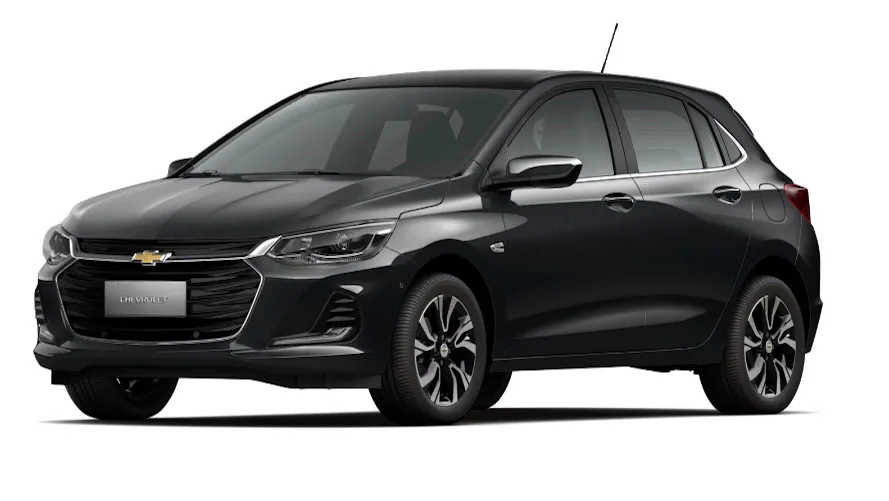 Chevrolet Onix Premier preto, visto de frente e com fundo branco