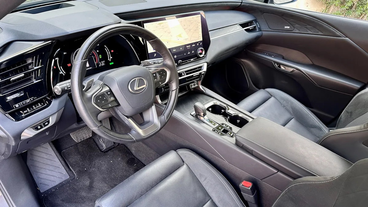 interior do Lexus RX450h na cor preta