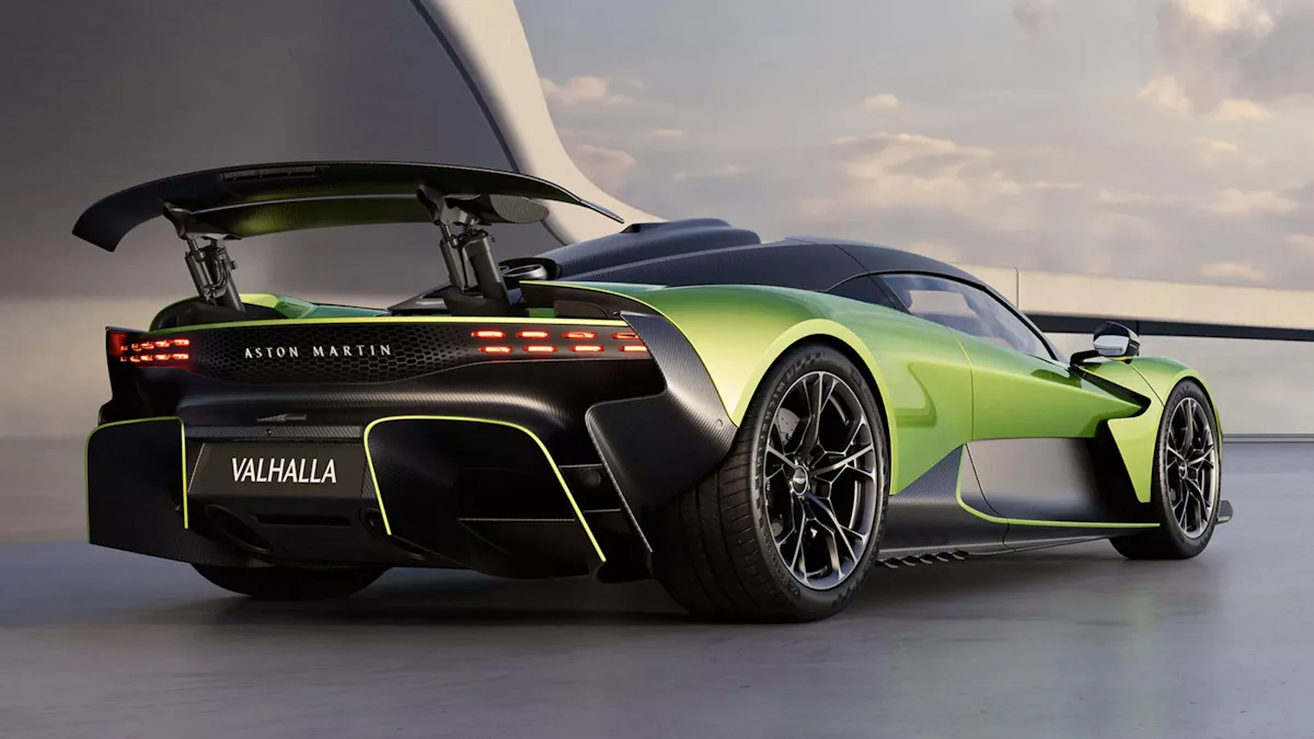 Imagem mostra traseira Aston Martin Valhalla