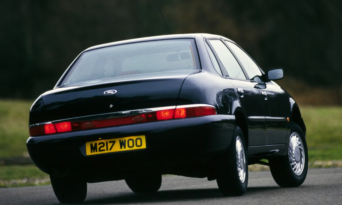 Ford Scorpio de traseira