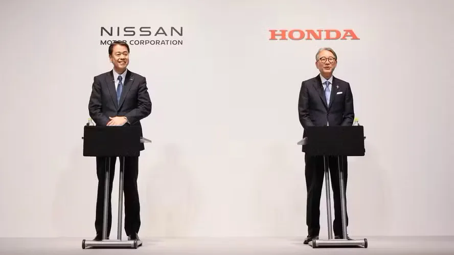 Nissan e Honda confirmam fusão para 2025 - Imagem mostra presidentes das marcas japonesas