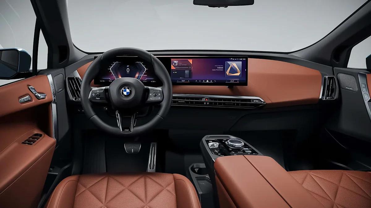 Imagem mostra interior do novo BMW iX 2025 na versão XDrive60