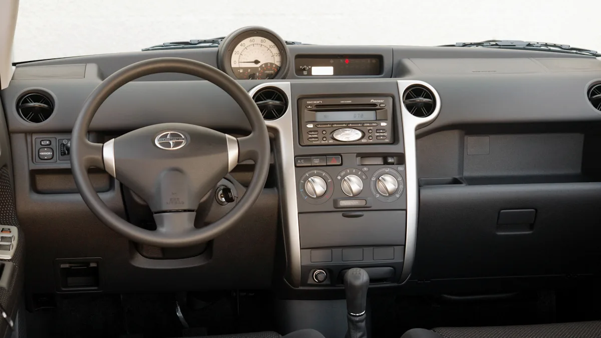 interior da Scion xA