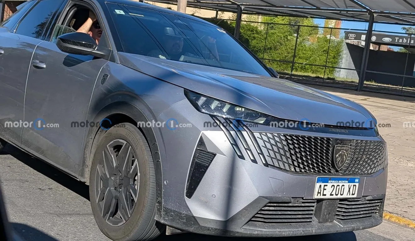 Imagem mostra novo Peugeot 3008 flagrado na Argentina