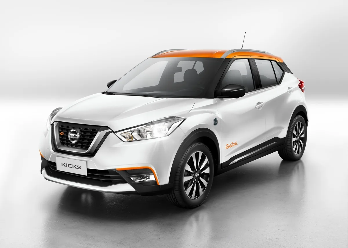 Nissan Kicks Rio 2016 branco parado de frente