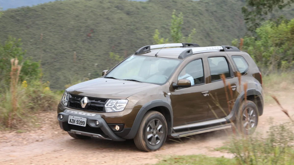 Imagem mostra Renault Duster Dynamique 2015