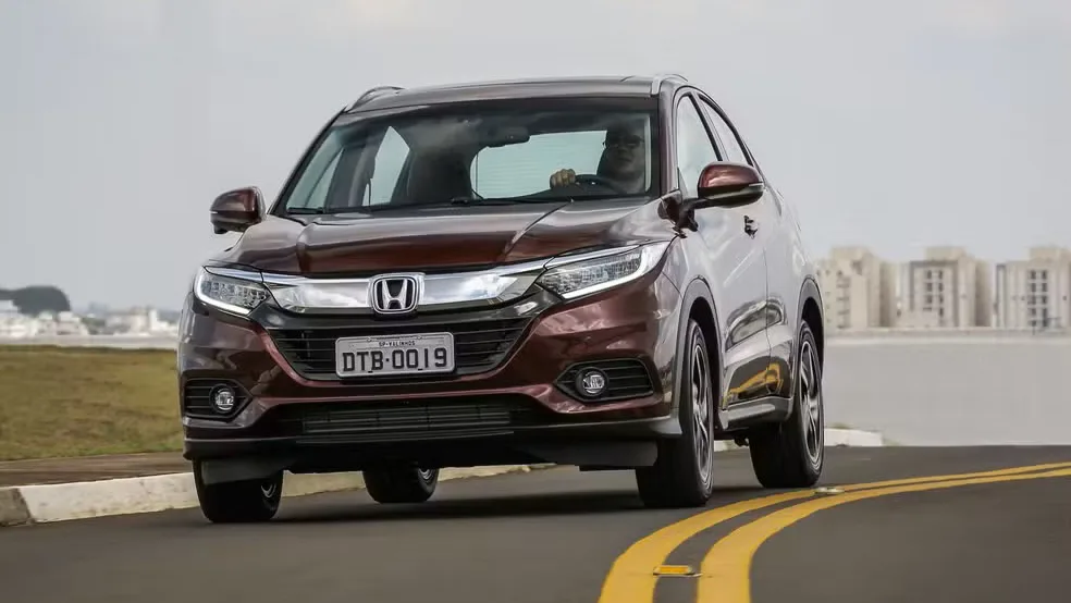 Imagem mostra Honda HR-V usado de frente