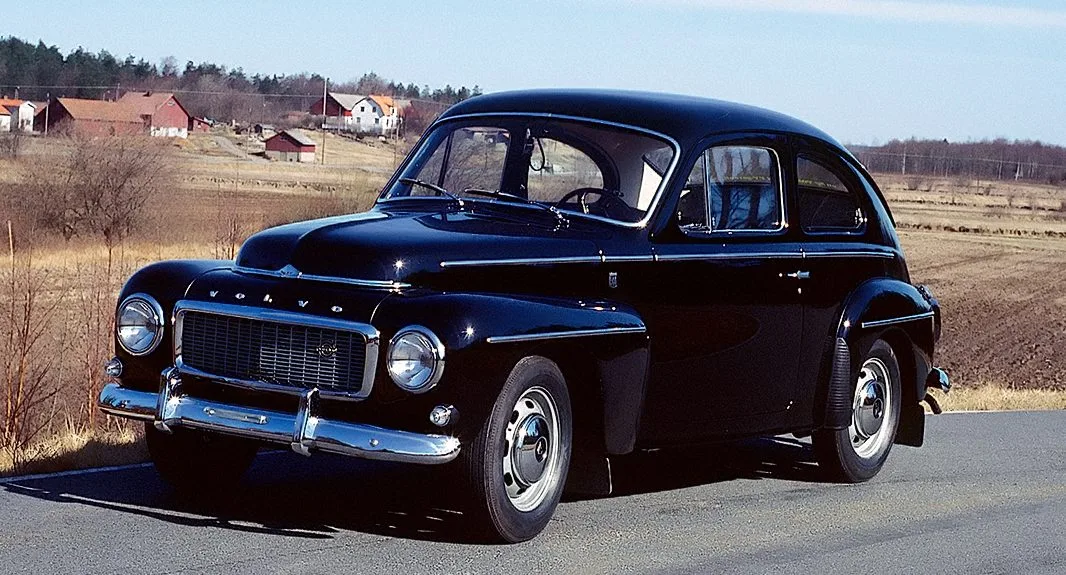 Volvo PV544 foi o primeiro carro equipado com o cinto de segurança de três pontos