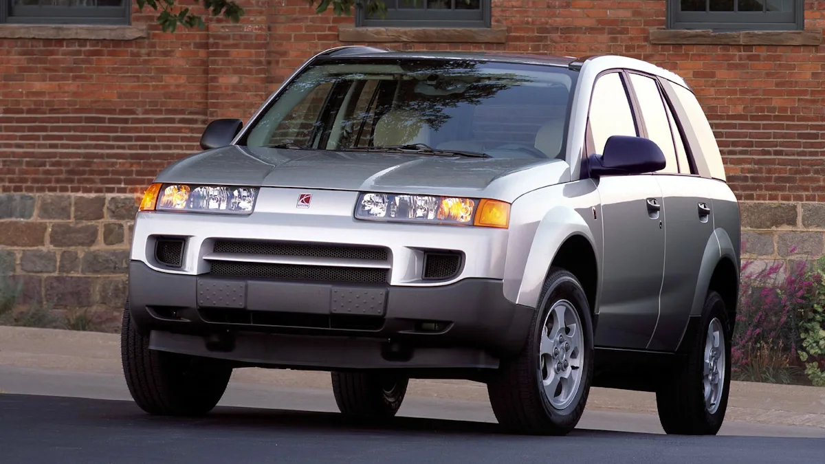 Saturn Vue prata de frente