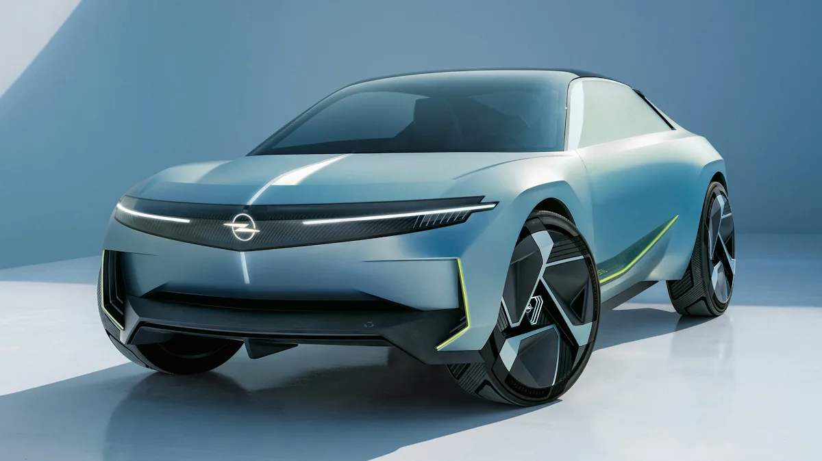 Opel Experimental Coupé Concept prata de frente