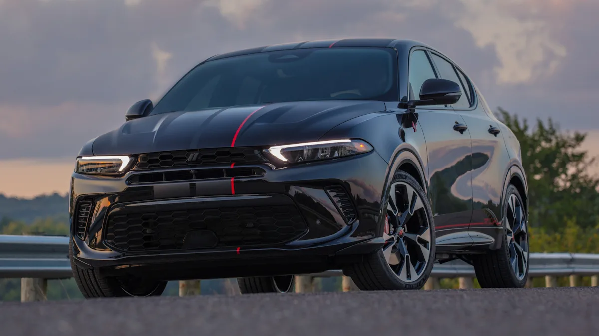 Dodge Hornet GLSH Concept preto de frente