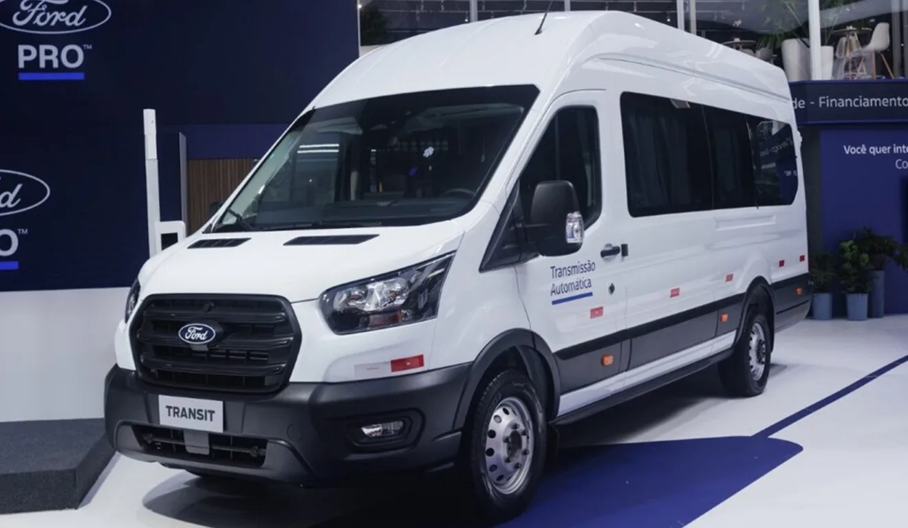 Imagem mostra nova Ford Transit 2026 Vidrada - Confira preços e versões