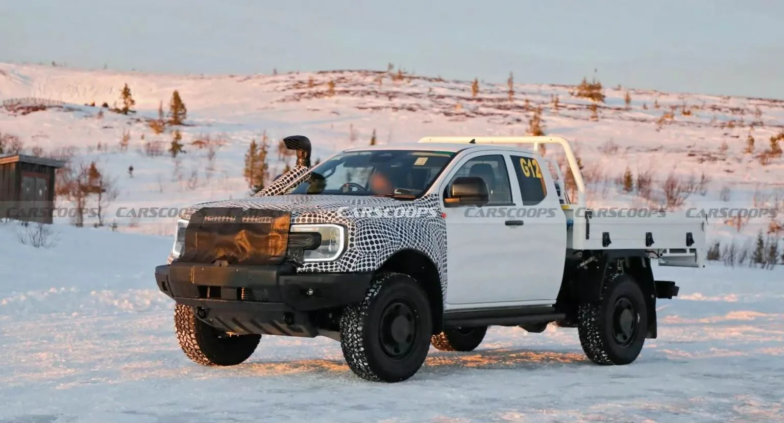 Ford Ranger Super Duty branca em testes de inverno na Europa