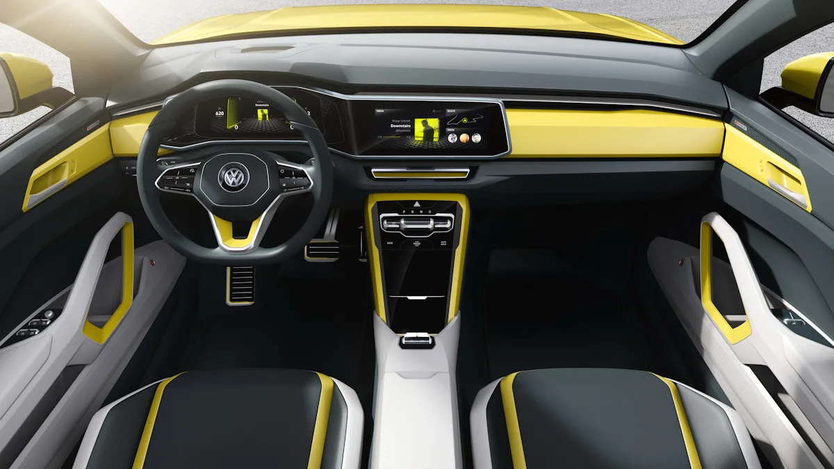 interior do T-Cross Breeze Concept amarelo 