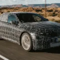 Imagem mostra novo BMW i3 de frente