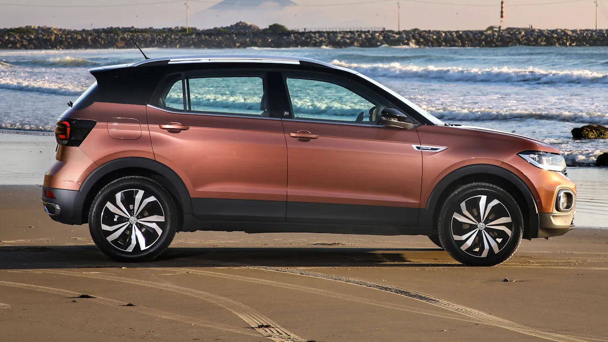 T-Cross brasileiro não reestilizado de lado na cor marrom