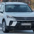 Volkswagen T-Roc branco de frente