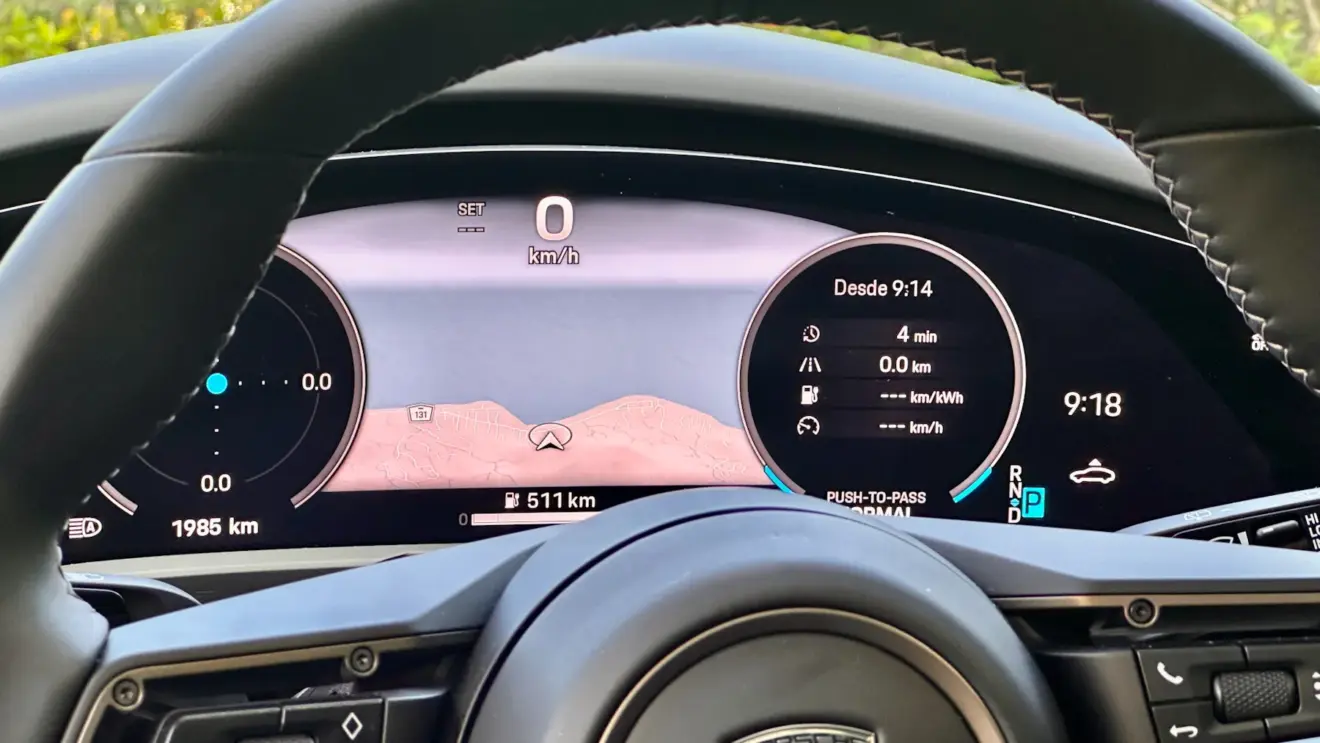 painel de instrumentos Porsche Taycan Cross Turismo Turbo