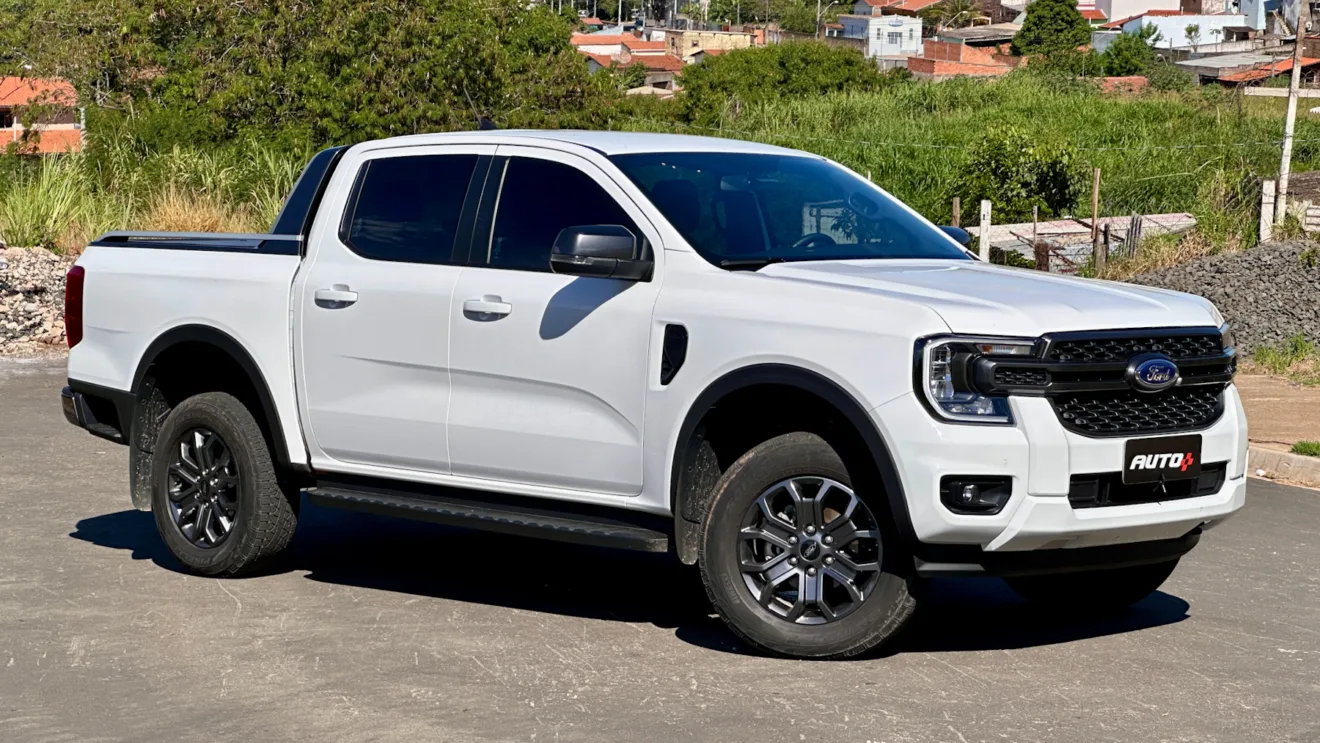 Ford Ranger Black branca de lado