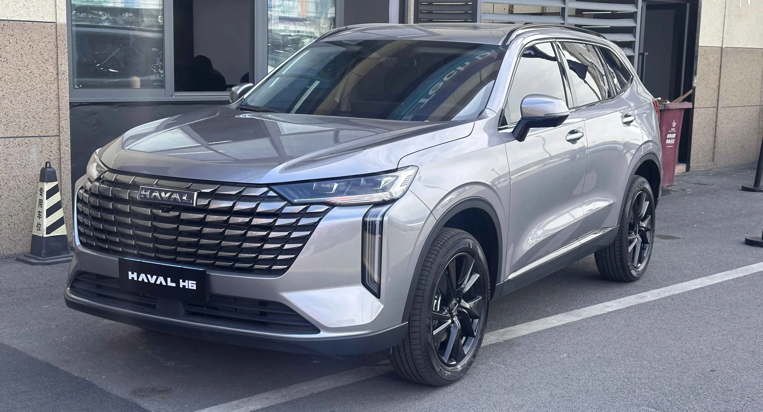 Haval H6 prata de frente Haval H6 prata de frente