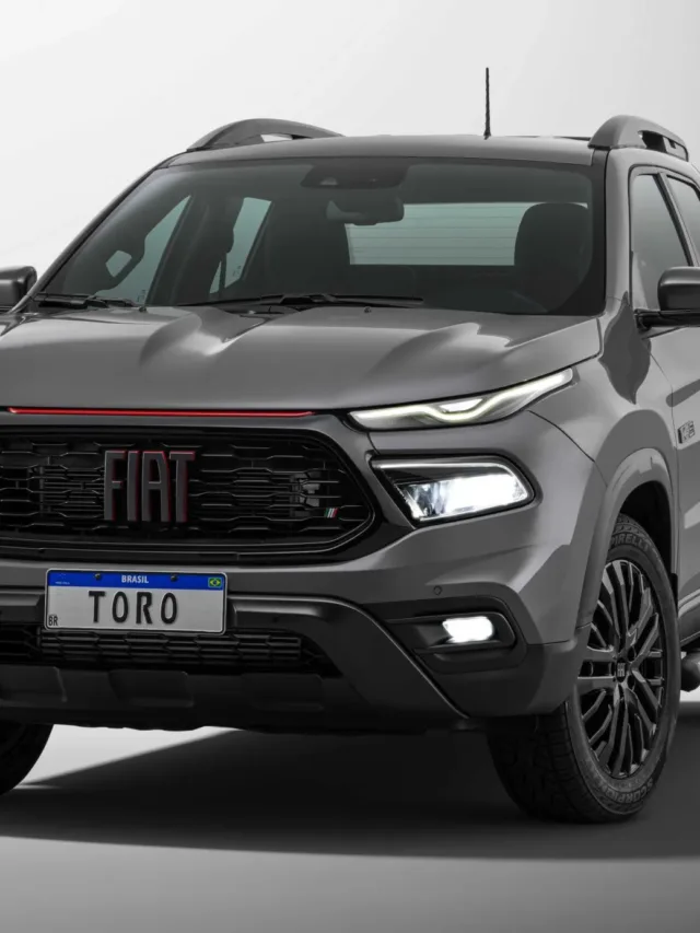 Nova Fiat Toro Ultra T270 de frente com fundo claro