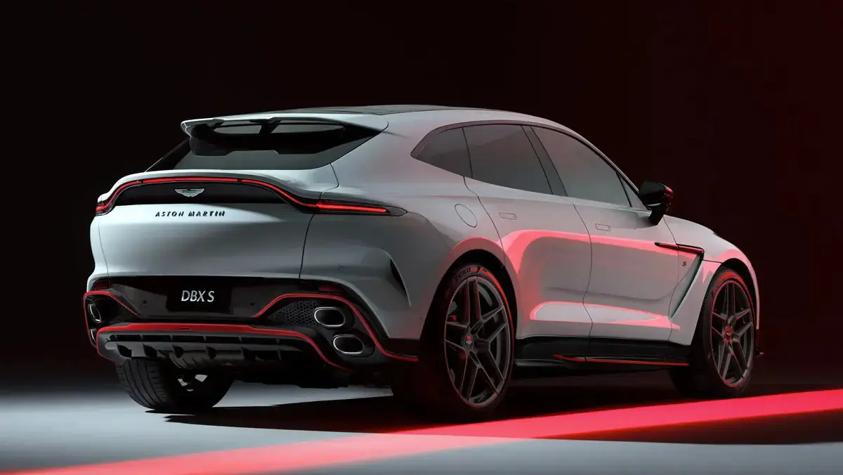 Imagem mostra o novo DBX S, novo SUV da Aston Martin de traseira
