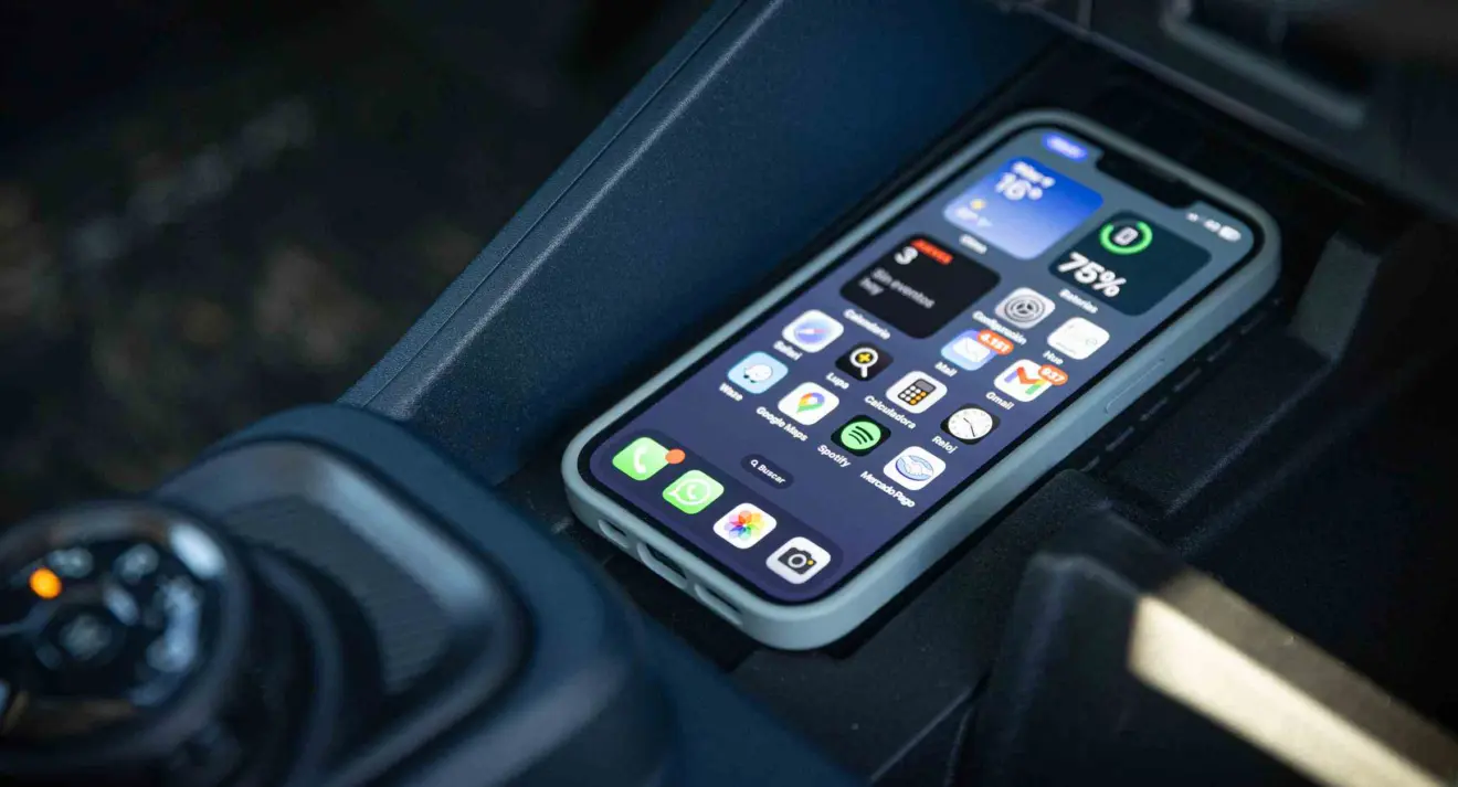 Carregador de smartphone por indução da Ford Maverick Tremor