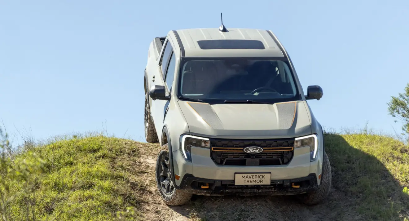 Ford Maverick Tremor descendo uma montanha