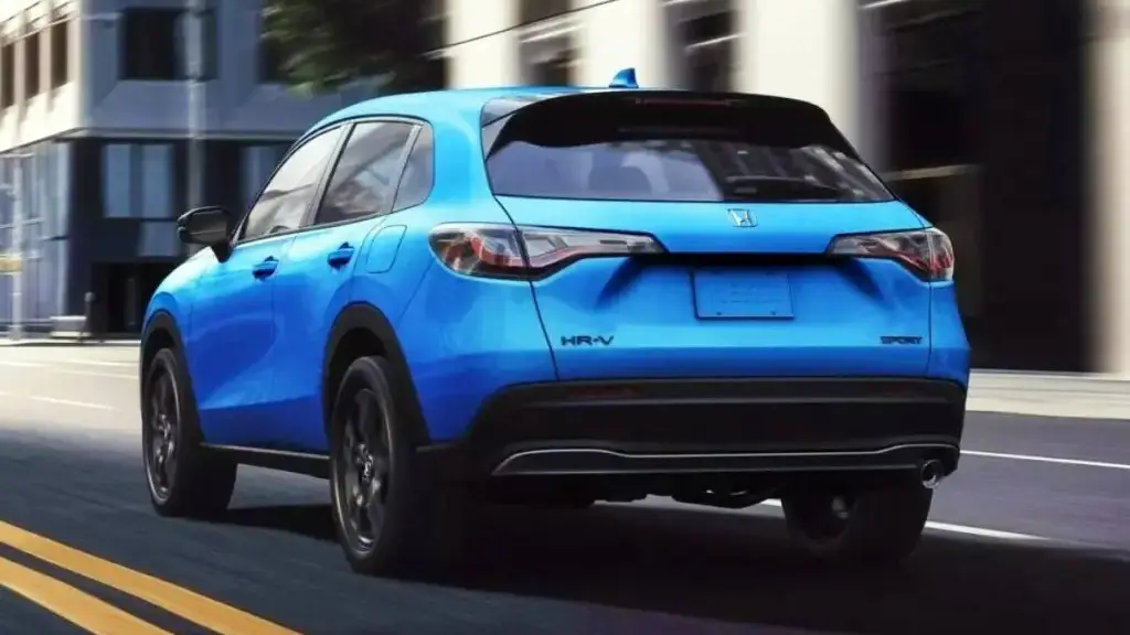 Imagem mostra traseira do Honda ZR-V 2026