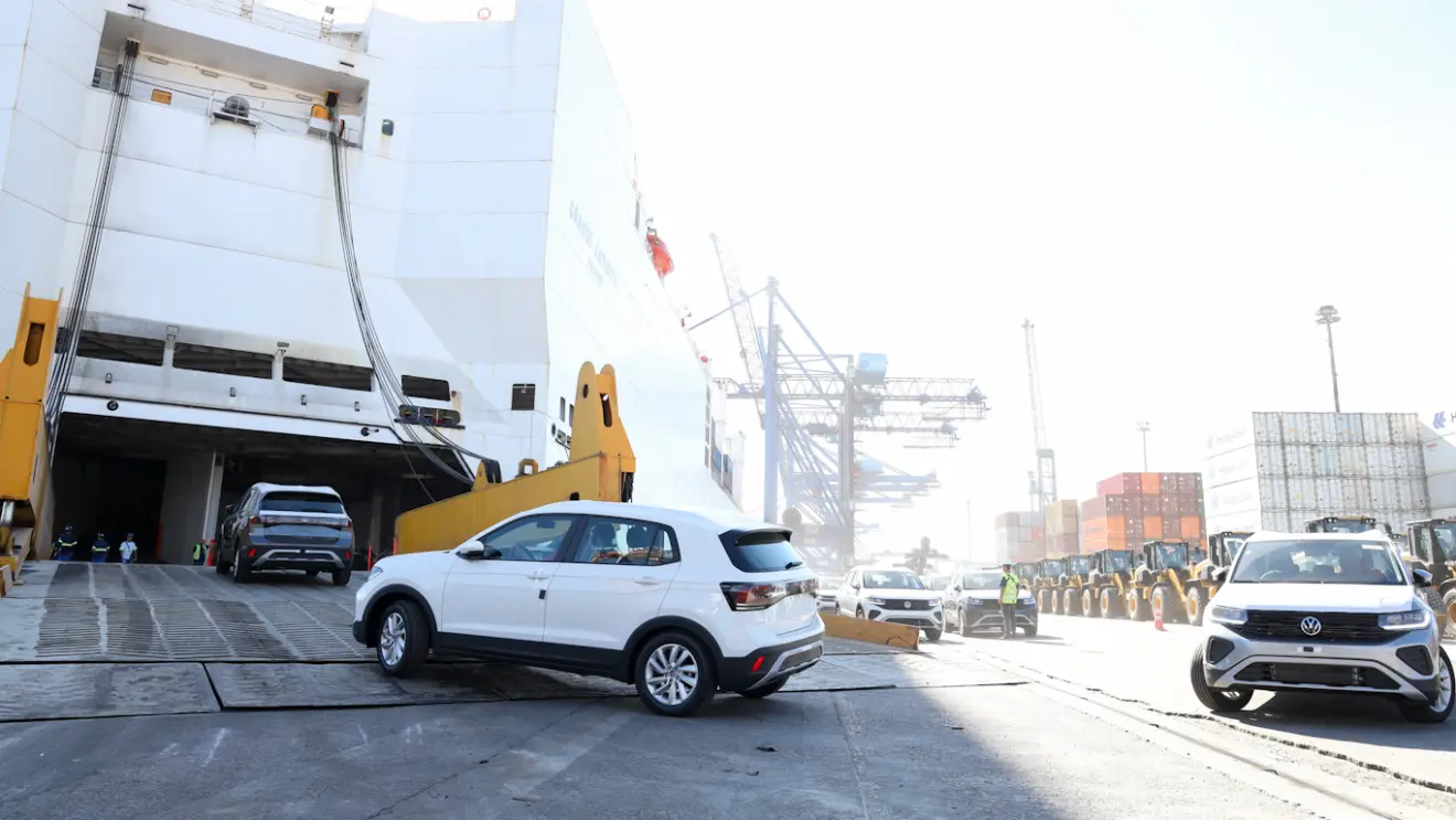Unidades do Volkswagen T-Cross sendo exportadas para África