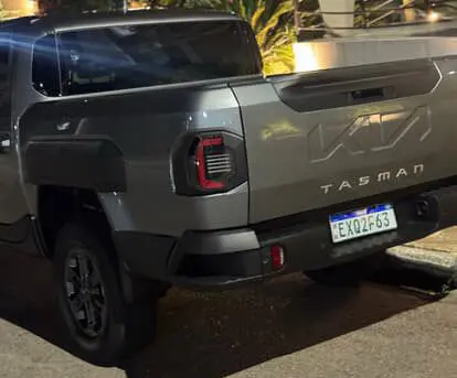 Kia Tasman traseira