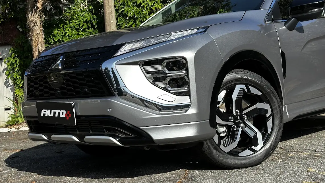 Detalhe da dianteira do Mitsubishi Eclipse Cross HPE-S 4x4