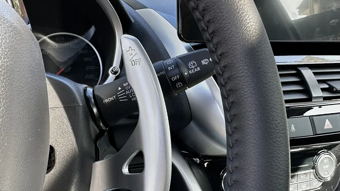 Borboletas para trocas sequenciais do Mitsubishi Eclipse Cross HPE-S 4x4