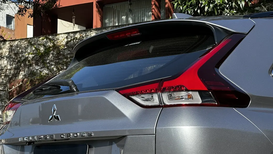 Detalhe da traseira do Mitsubishi Eclipse Cross HPE-S 4x4