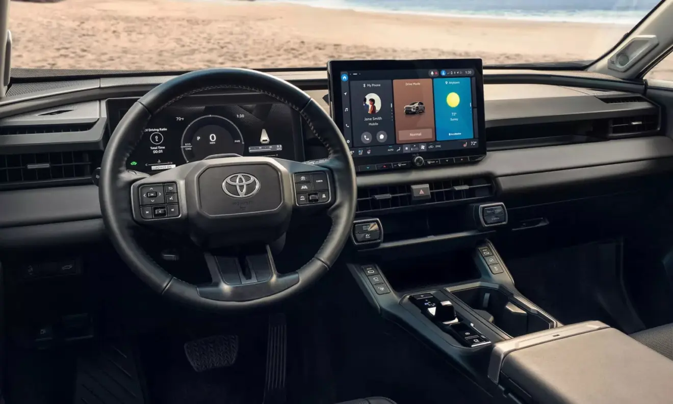Interior do Toyota RAV4 Limited 2026 com telas ligadas