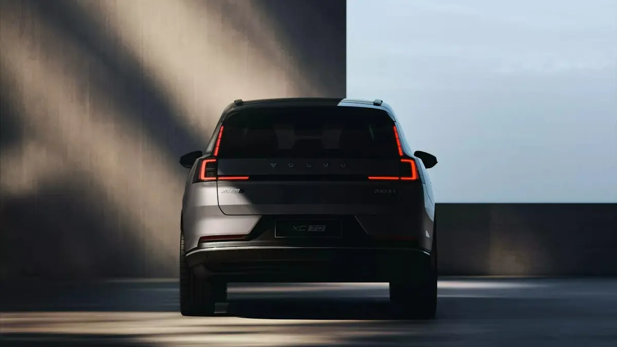 Imagem mostra novo Volvo XC70 de traseira