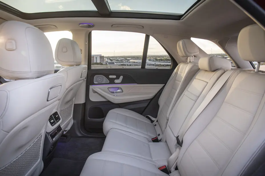 Espaço traseiro SUV Mercedes-Benz GLE 450d  4Matic