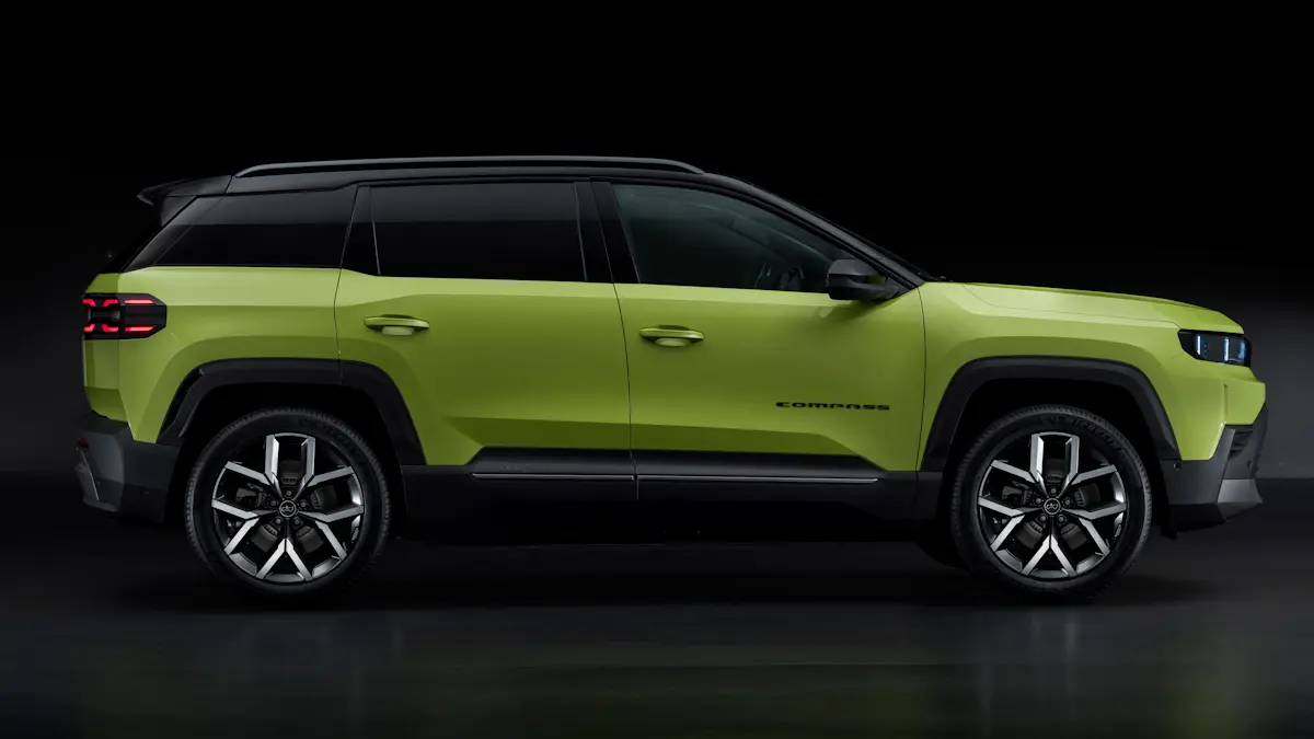 jeep compass europeu verde de lado
