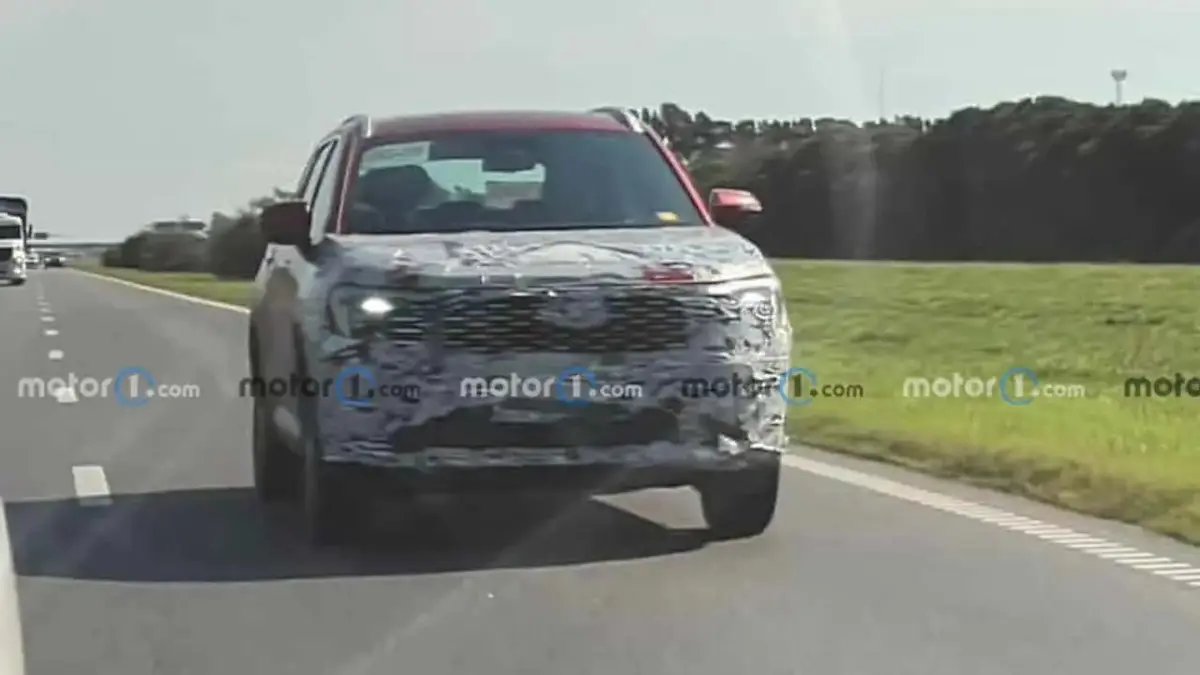 Imagem mostra novo Ford Territory 2026 camuflado de frente