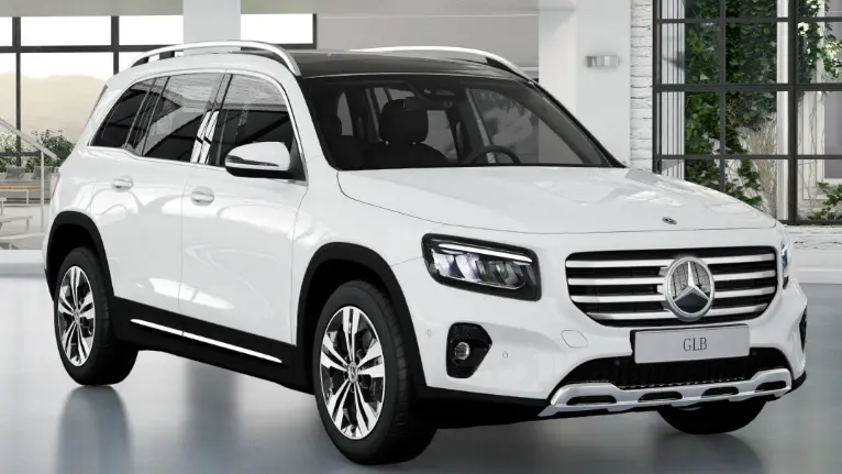 Mercedes-Benz GLB 220 4M Progressive branco, visto de lado com faróis acesos