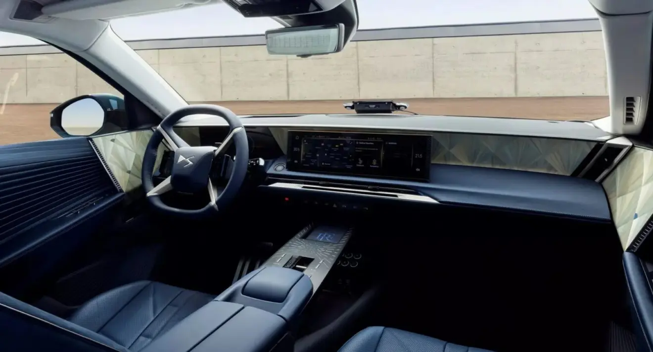 Interior do carro presidencial DS N8