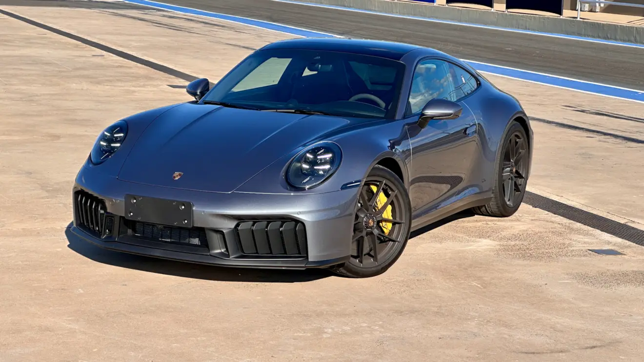 Porsche 911 GTS de frente
