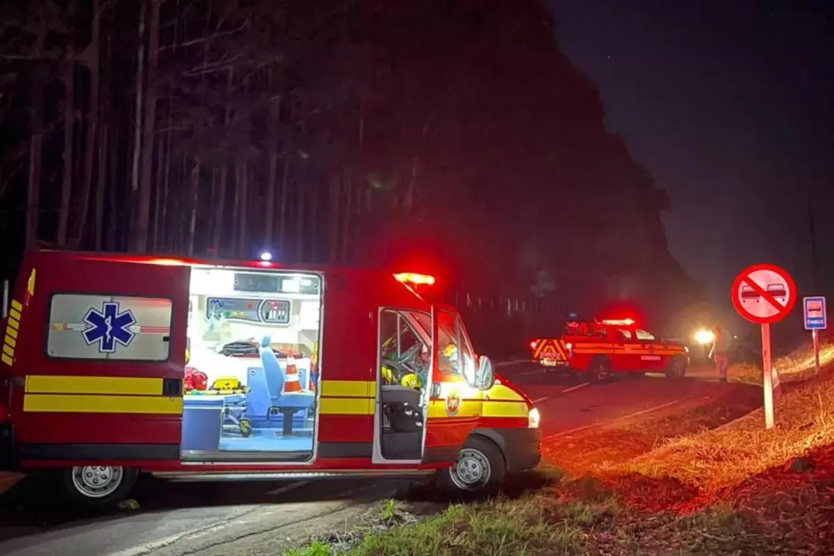 Ambulâncias atendendo atropelamento na SC-184
