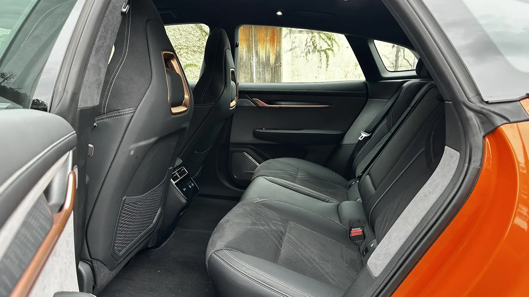 Espaço traseiro Zeekr 001